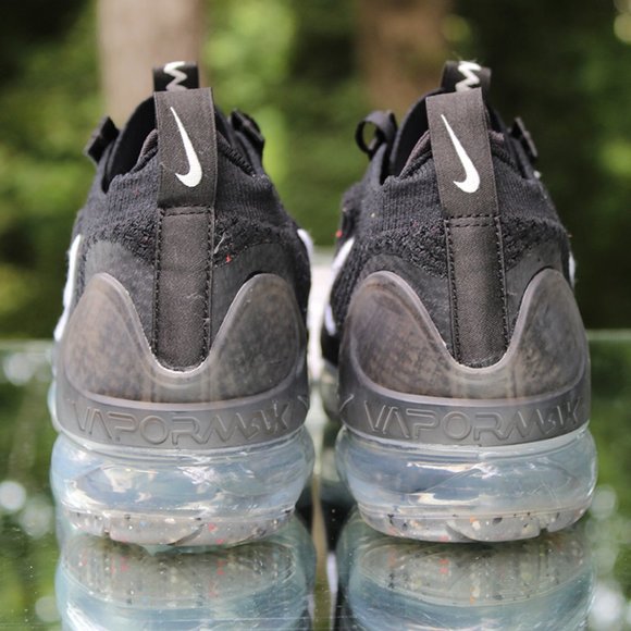 Nike Air VaporMax Flyknit 2021 Women’s Size 10 - Picture 11 of 12